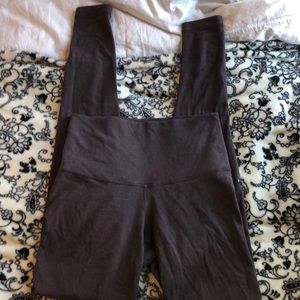 LOWEST! 🖤! Lulu lemon leggings sz 6